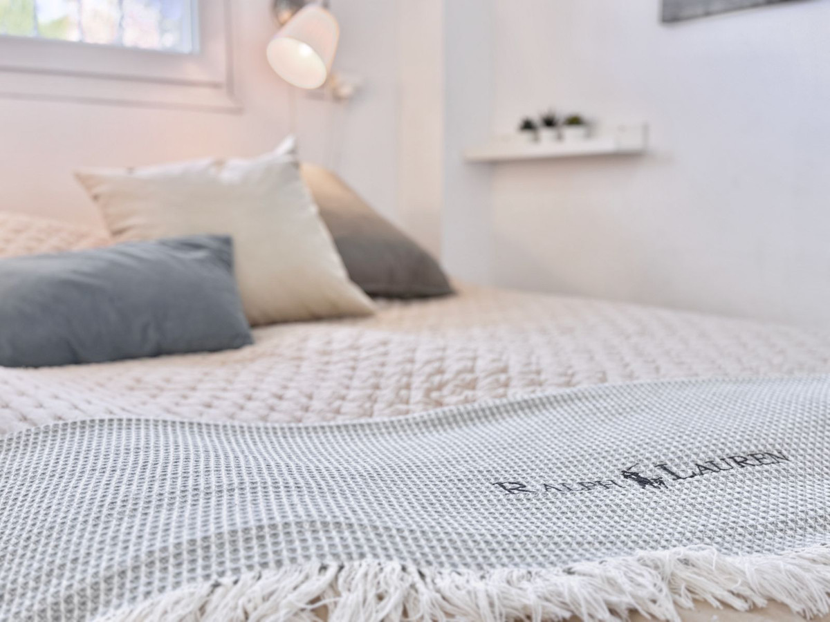 Se vende Apartamento Planta Media de 2 dormitorios en Costa Del Sol, Málaga, España