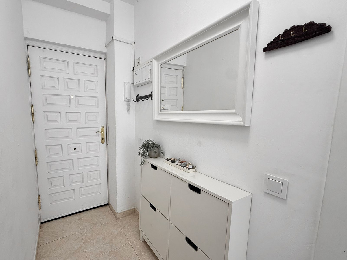 Se vende Apartamento Planta Media de 2 dormitorios en Costa Del Sol, Málaga, España