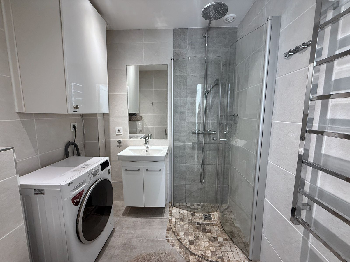 Se vende Apartamento Planta Media de 2 dormitorios en Costa Del Sol, Málaga, España