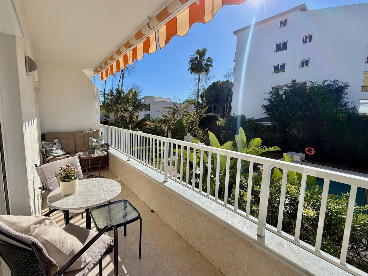 Se vende Apartamento Planta Media de 2 dormitorios en Costa Del Sol, Málaga, España