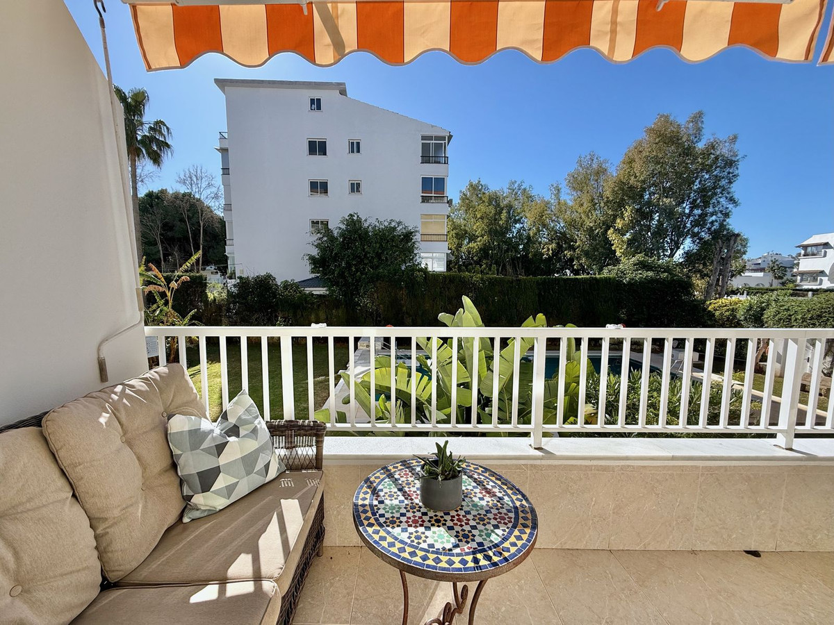 Se vende Apartamento Planta Media de 2 dormitorios en Costa Del Sol, Málaga, España