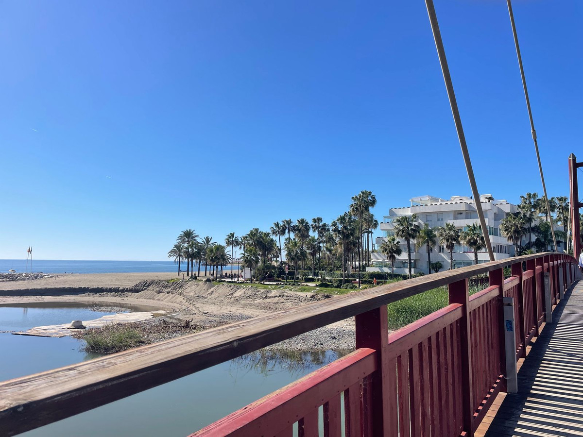 Se vende Apartamento Planta Media de 2 dormitorios en Costa Del Sol, Málaga, España