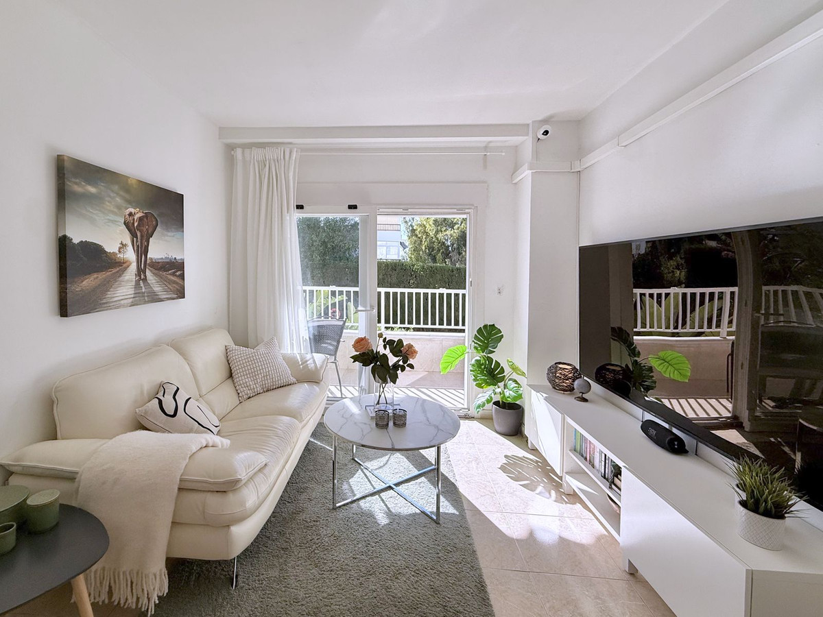 Se vende Apartamento Planta Media de 2 dormitorios en Costa Del Sol, Málaga, España