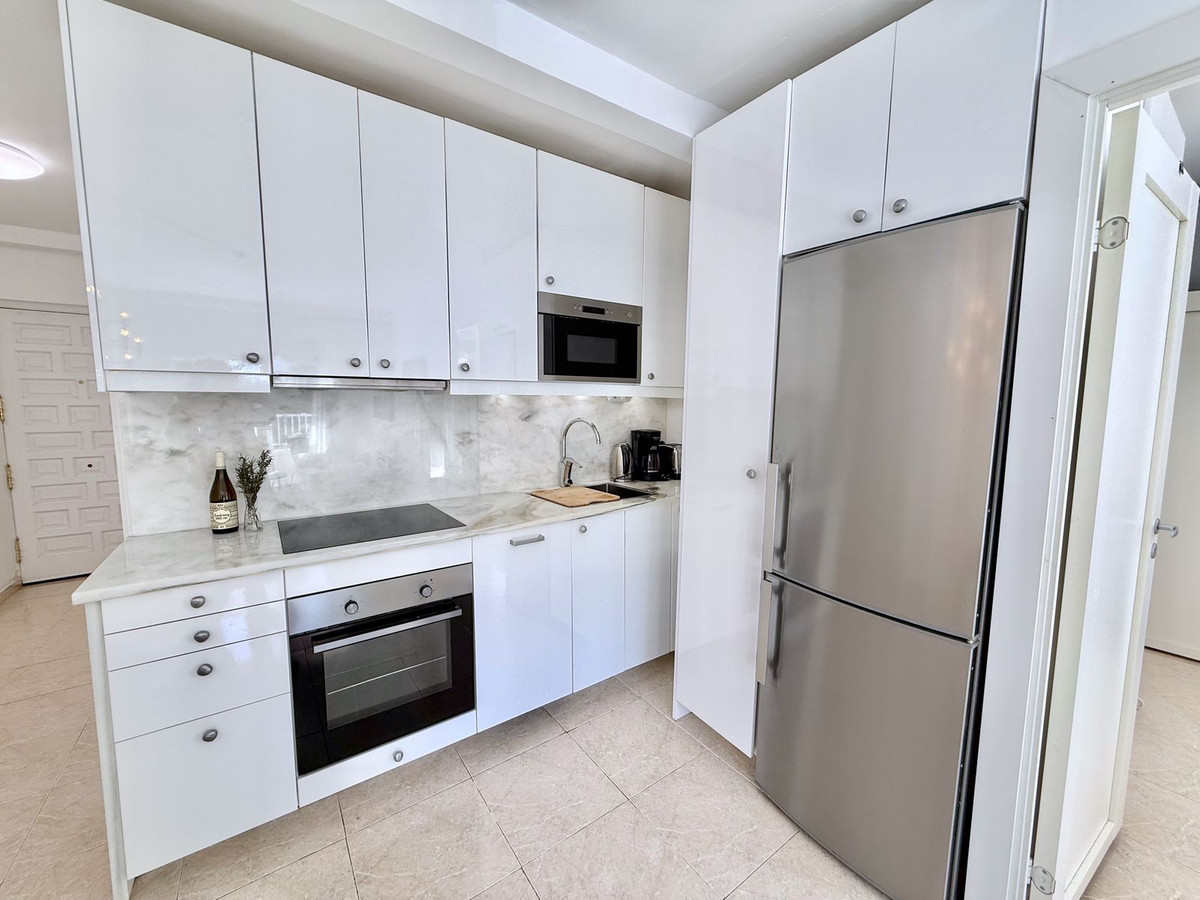 Se vende Apartamento Planta Media de 2 dormitorios en Costa Del Sol, Málaga, España