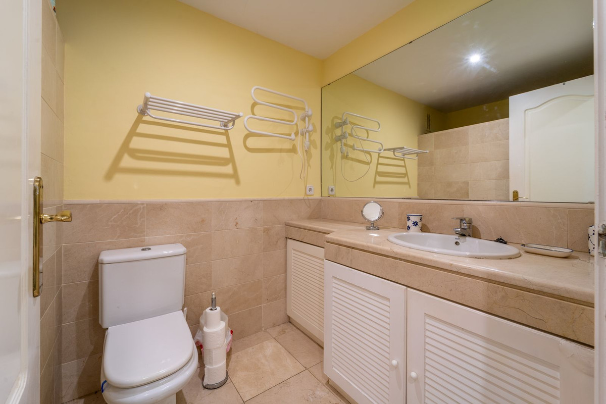 Se vende Apartamento Planta Baja de 3 dormitorios en Costa Del Sol, Málaga, España