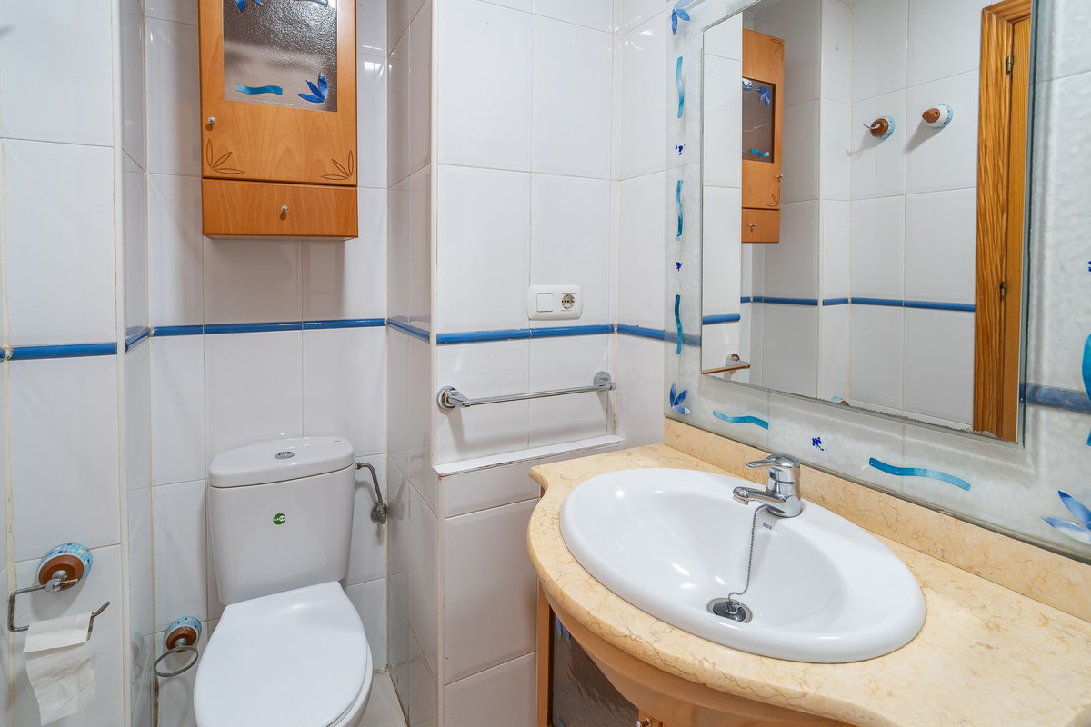 Se vende Apartamento Planta Media de 3 dormitorios en Costa Del Sol, Málaga, España