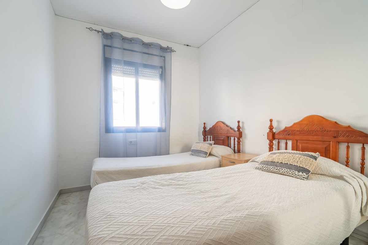 Se vende Apartamento Planta Media de 3 dormitorios en Costa Del Sol, Málaga, España