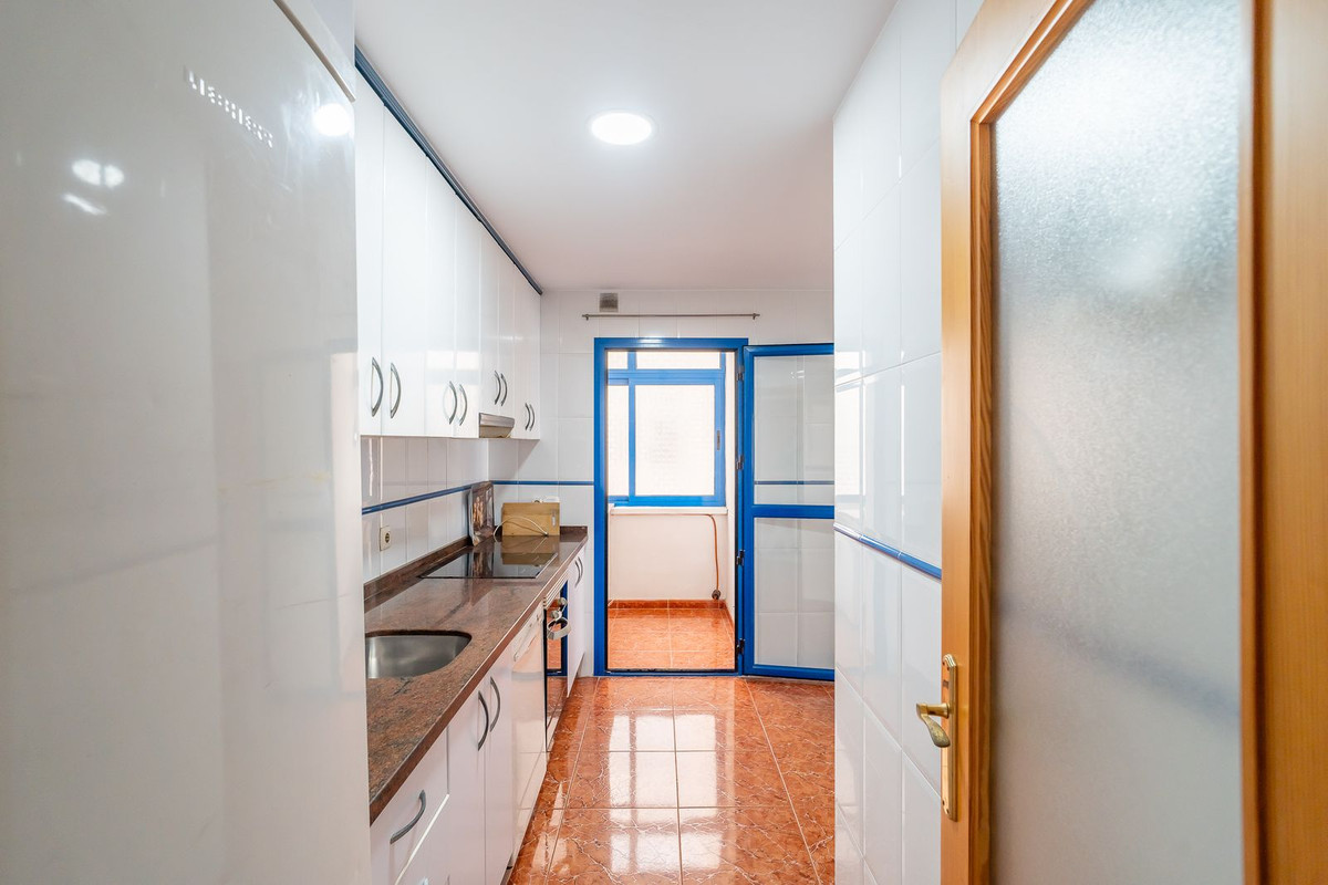 Se vende Apartamento Planta Media de 3 dormitorios en Costa Del Sol, Málaga, España