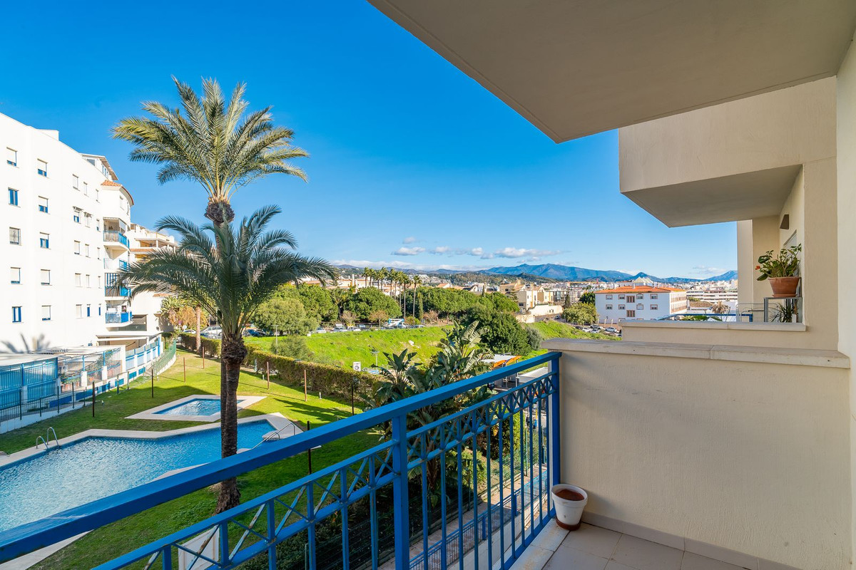 Se vende Apartamento Planta Media de 3 dormitorios en Costa Del Sol, Málaga, España