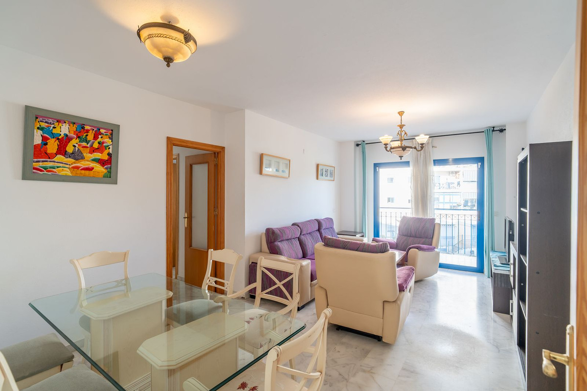 Se vende Apartamento Planta Media de 3 dormitorios en Costa Del Sol, Málaga, España