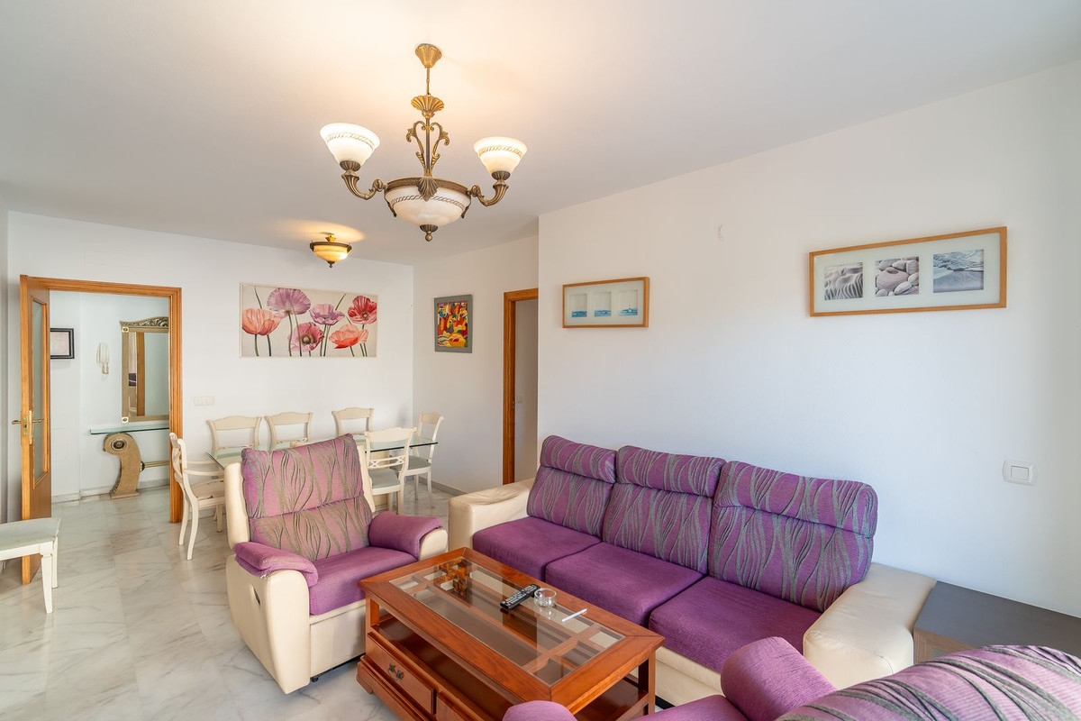 Se vende Apartamento Planta Media de 3 dormitorios en Costa Del Sol, Málaga, España