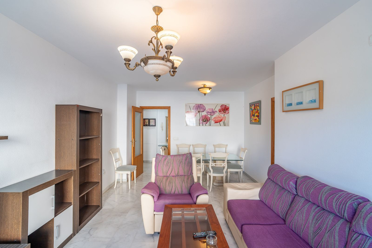 Se vende Apartamento Planta Media de 3 dormitorios en Costa Del Sol, Málaga, España