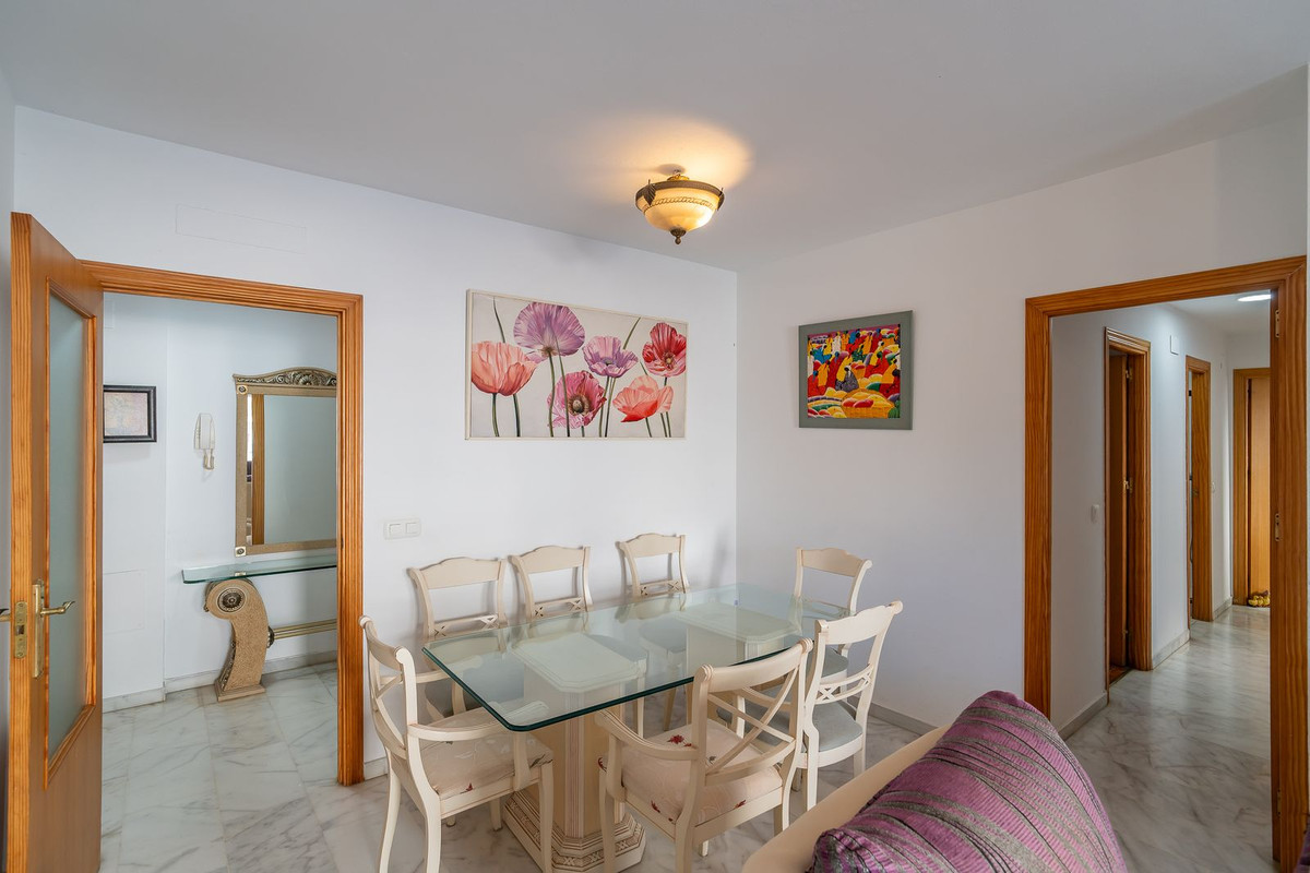 Se vende Apartamento Planta Media de 3 dormitorios en Costa Del Sol, Málaga, España