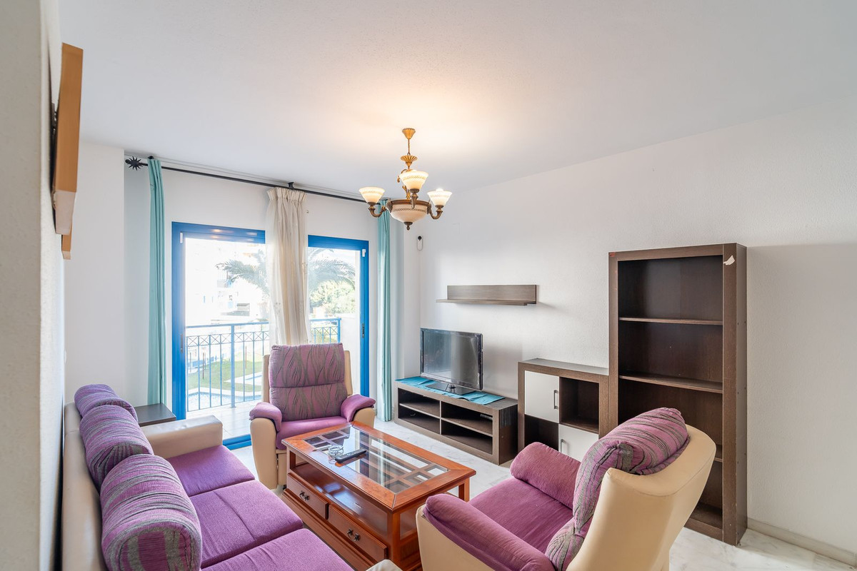 Se vende Apartamento Planta Media de 3 dormitorios en Costa Del Sol, Málaga, España