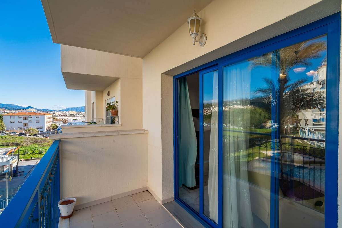 Se vende Apartamento Planta Media de 3 dormitorios en Costa Del Sol, Málaga, España