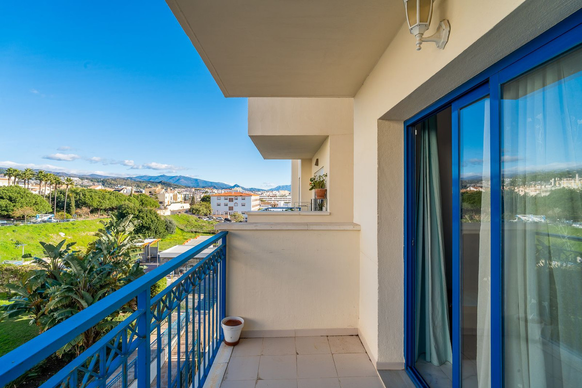 Se vende Apartamento Planta Media de 3 dormitorios en Costa Del Sol, Málaga, España
