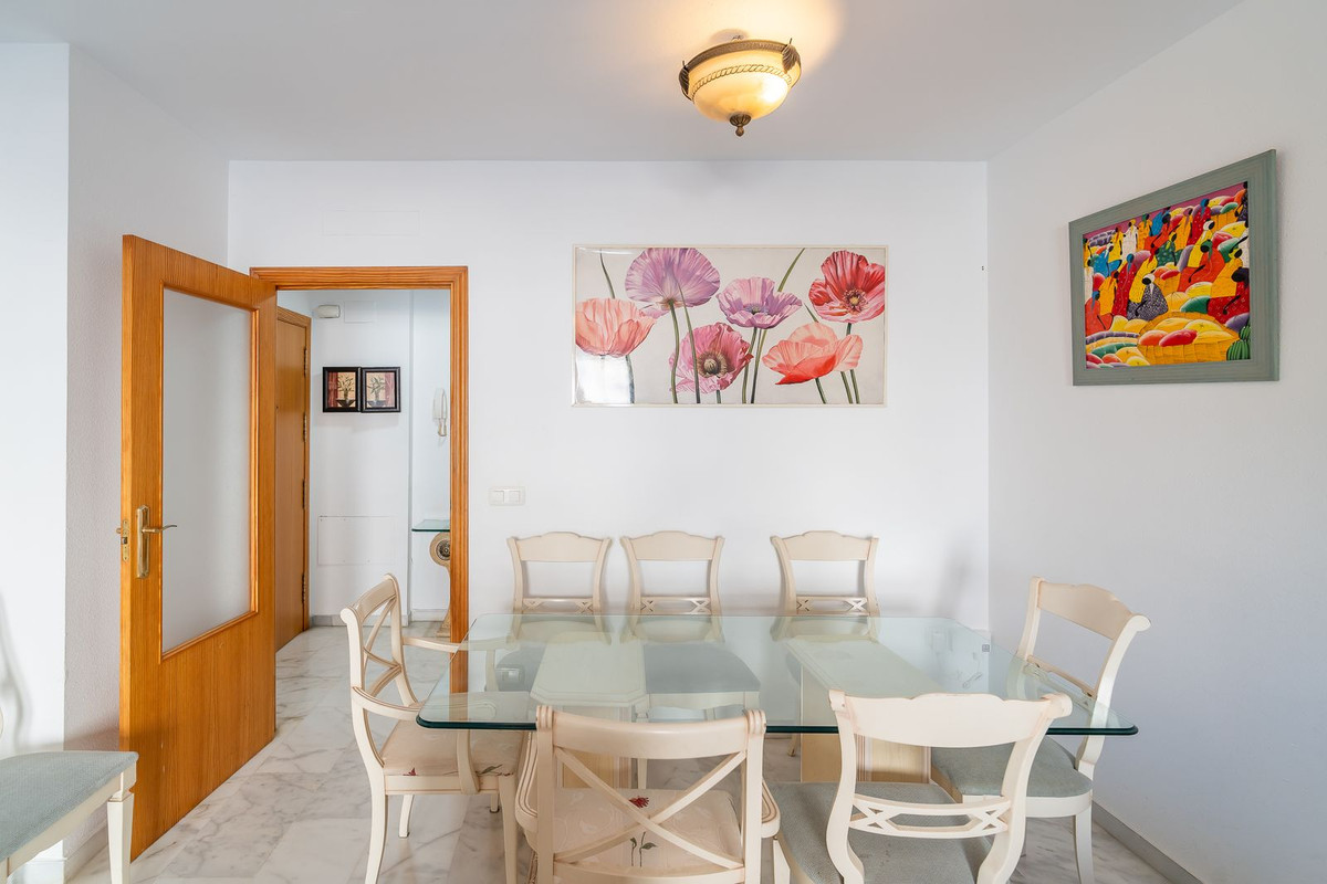 Se vende Apartamento Planta Media de 3 dormitorios en Costa Del Sol, Málaga, España