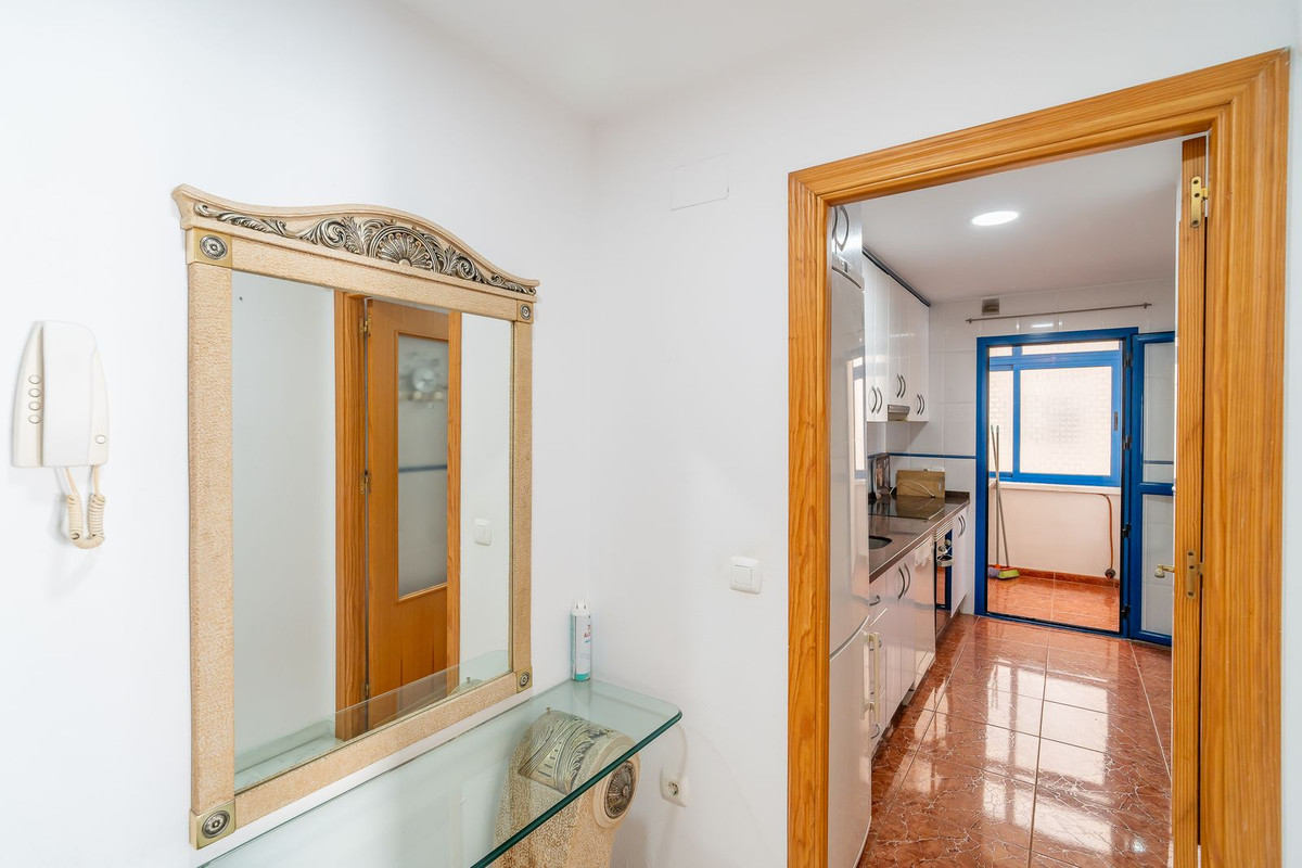 Se vende Apartamento Planta Media de 3 dormitorios en Costa Del Sol, Málaga, España