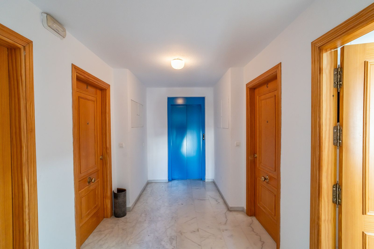 Se vende Apartamento Planta Media de 3 dormitorios en Costa Del Sol, Málaga, España