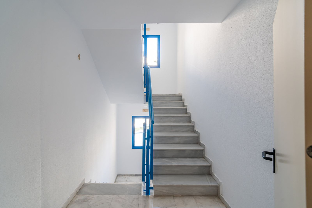 Se vende Apartamento Planta Media de 3 dormitorios en Costa Del Sol, Málaga, España