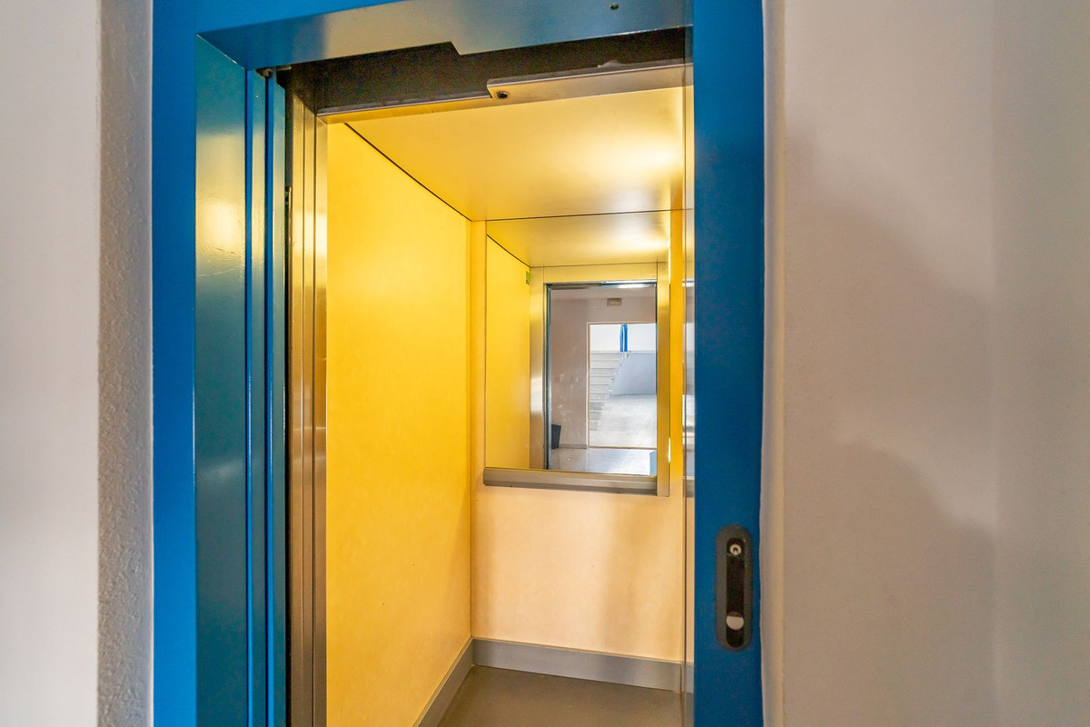 Se vende Apartamento Planta Media de 3 dormitorios en Costa Del Sol, Málaga, España