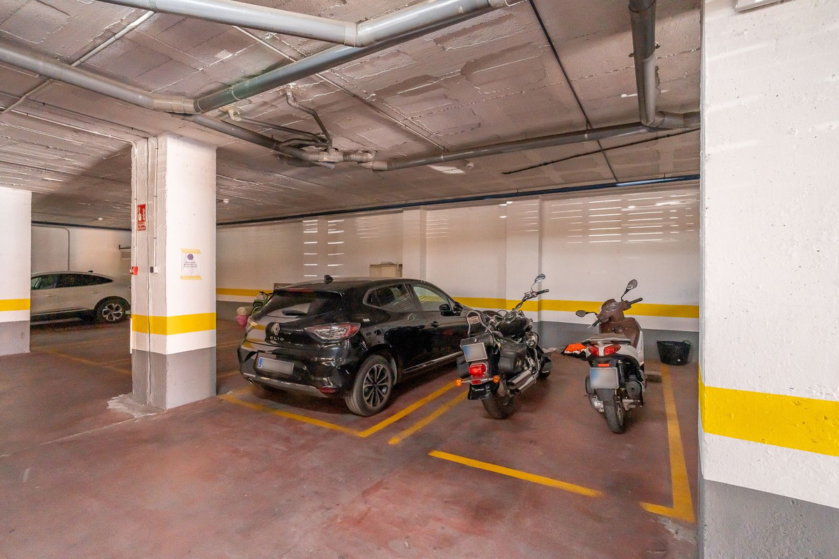 Se vende Apartamento Planta Media de 3 dormitorios en Costa Del Sol, Málaga, España