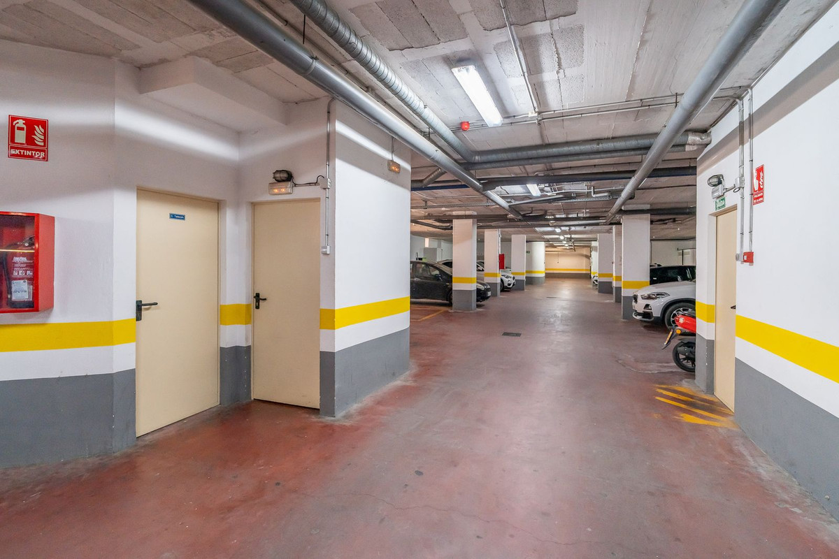 Se vende Apartamento Planta Media de 3 dormitorios en Costa Del Sol, Málaga, España
