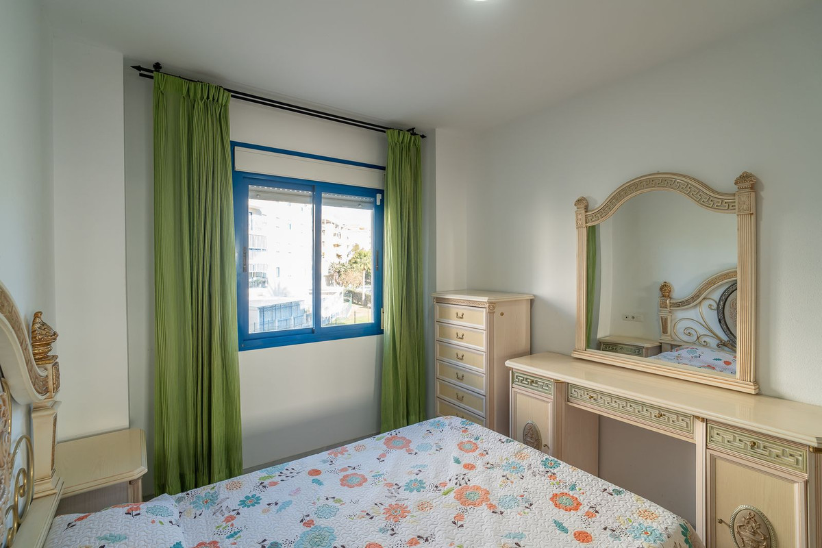 Se vende Apartamento Planta Media de 3 dormitorios en Costa Del Sol, Málaga, España