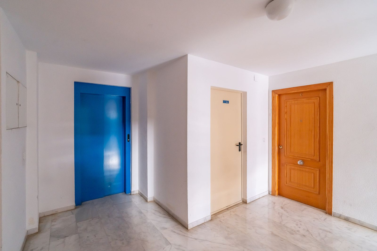 Se vende Apartamento Planta Media de 3 dormitorios en Costa Del Sol, Málaga, España