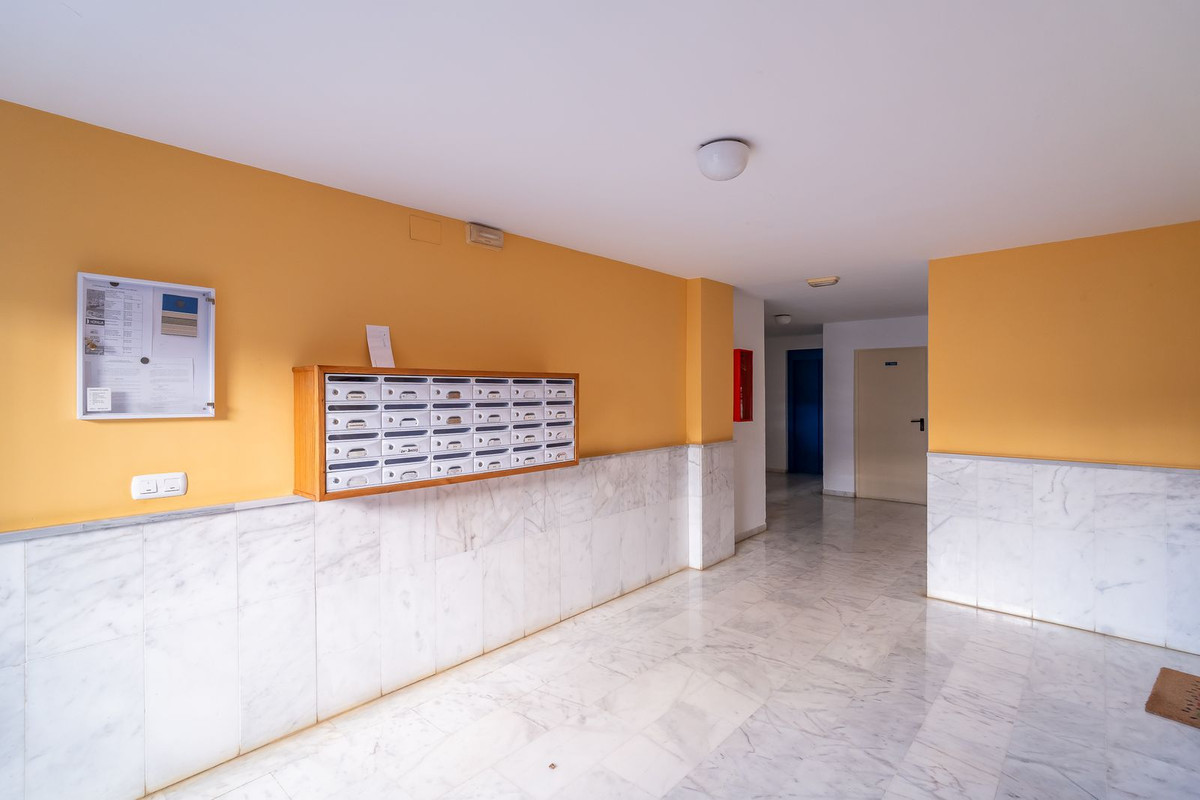 Se vende Apartamento Planta Media de 3 dormitorios en Costa Del Sol, Málaga, España