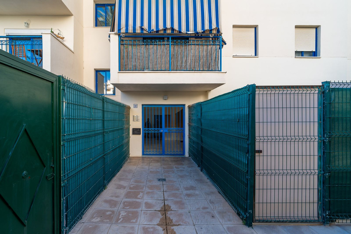 Se vende Apartamento Planta Media de 3 dormitorios en Costa Del Sol, Málaga, España