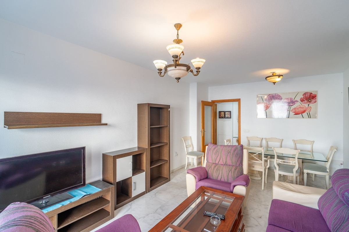 Se vende Apartamento Planta Media de 3 dormitorios en Costa Del Sol, Málaga, España