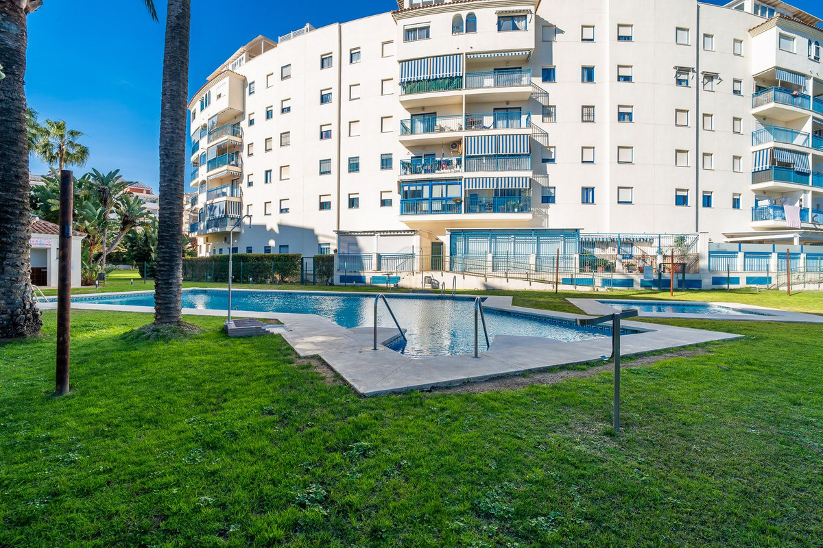 Se vende Apartamento Planta Media de 3 dormitorios en Costa Del Sol, Málaga, España