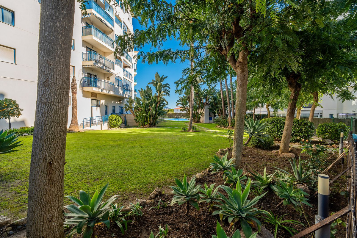 Se vende Apartamento Planta Media de 3 dormitorios en Costa Del Sol, Málaga, España