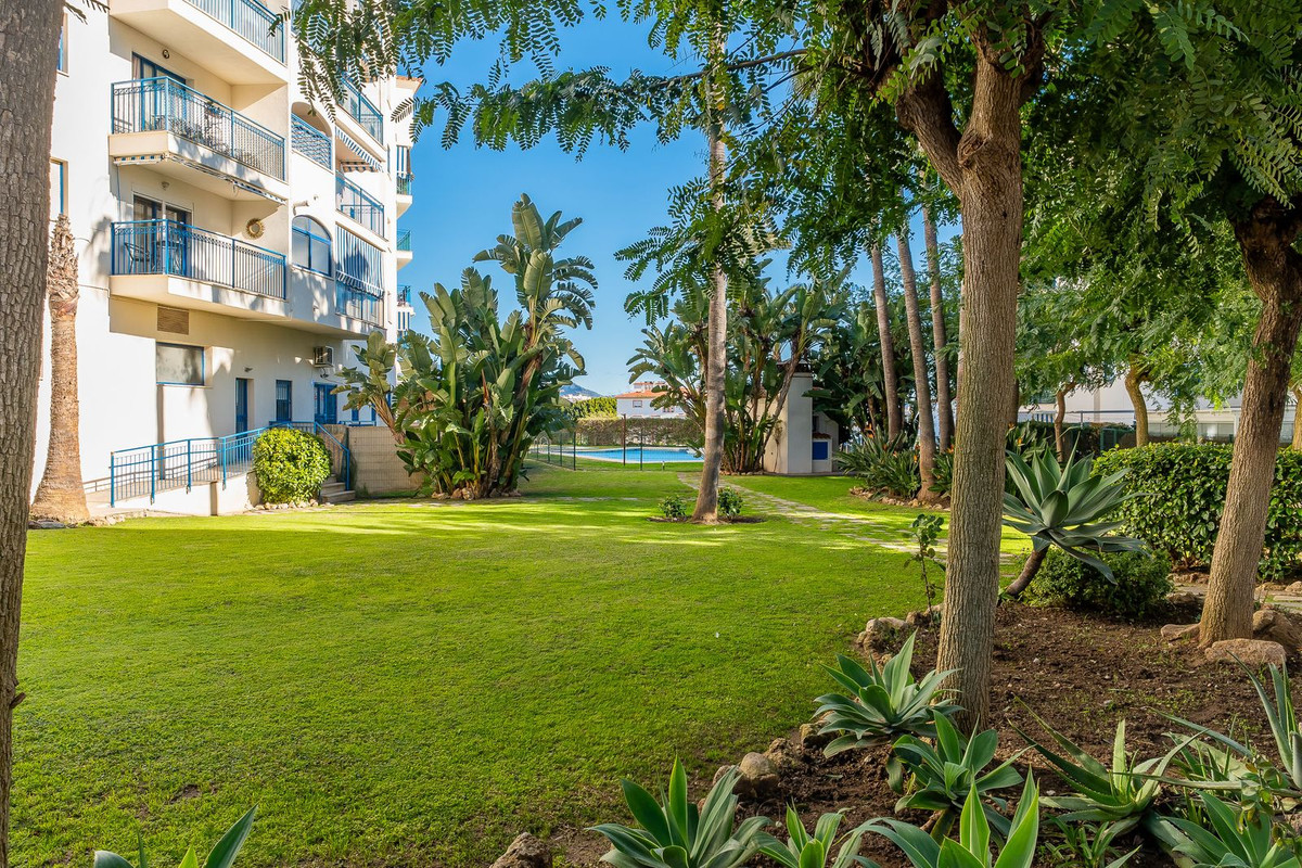 Se vende Apartamento Planta Media de 3 dormitorios en Costa Del Sol, Málaga, España