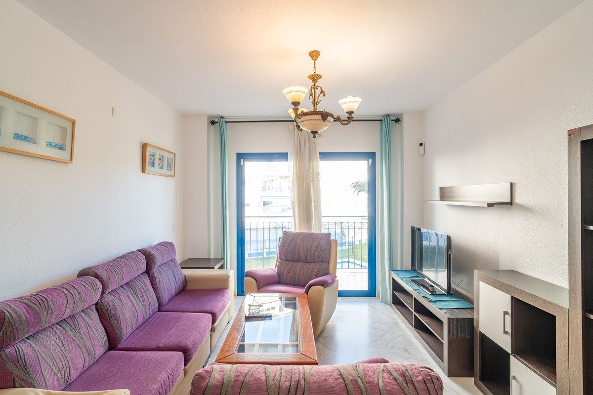 Se vende Apartamento Planta Media de 3 dormitorios en Costa Del Sol, Málaga, España