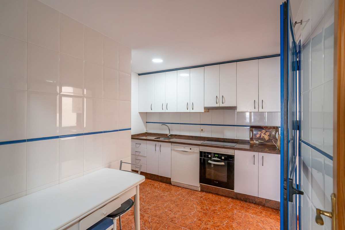 Se vende Apartamento Planta Media de 3 dormitorios en Costa Del Sol, Málaga, España