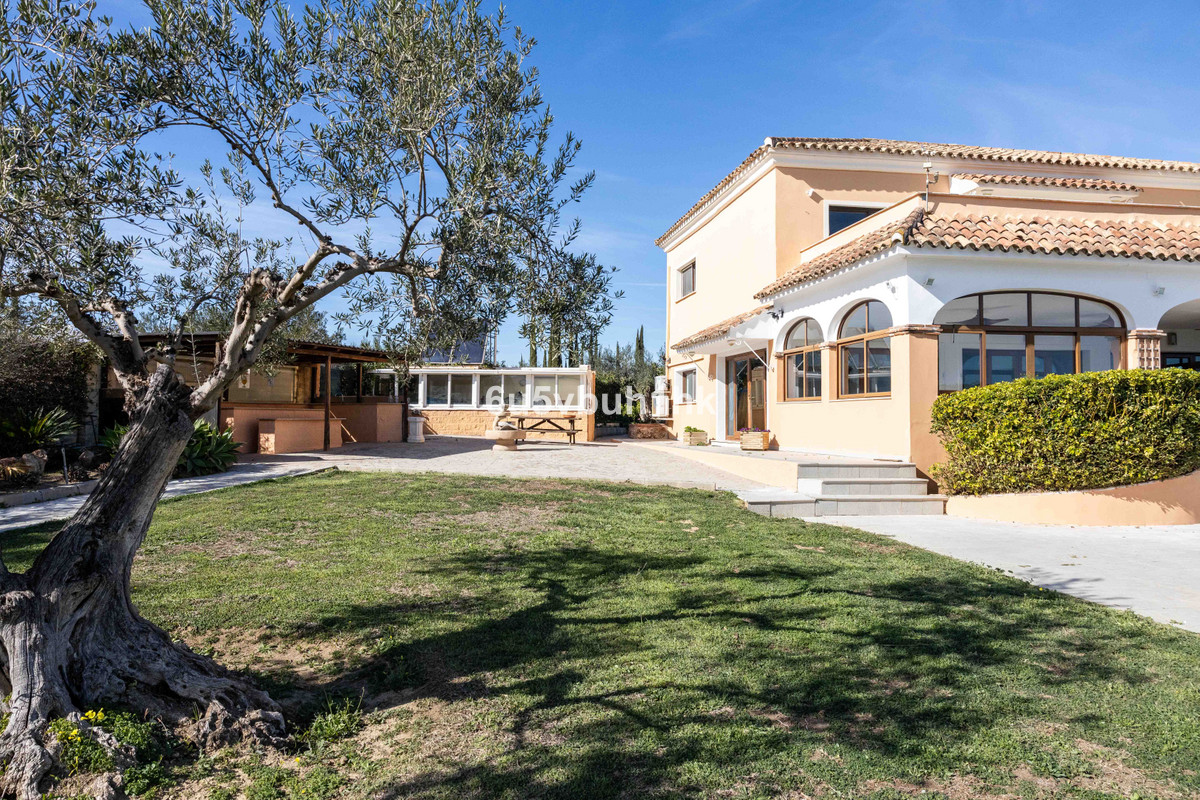 4 Bed Townhouse for sale in Alhaurín El Grande Costa Del Sol, Málaga, Spain