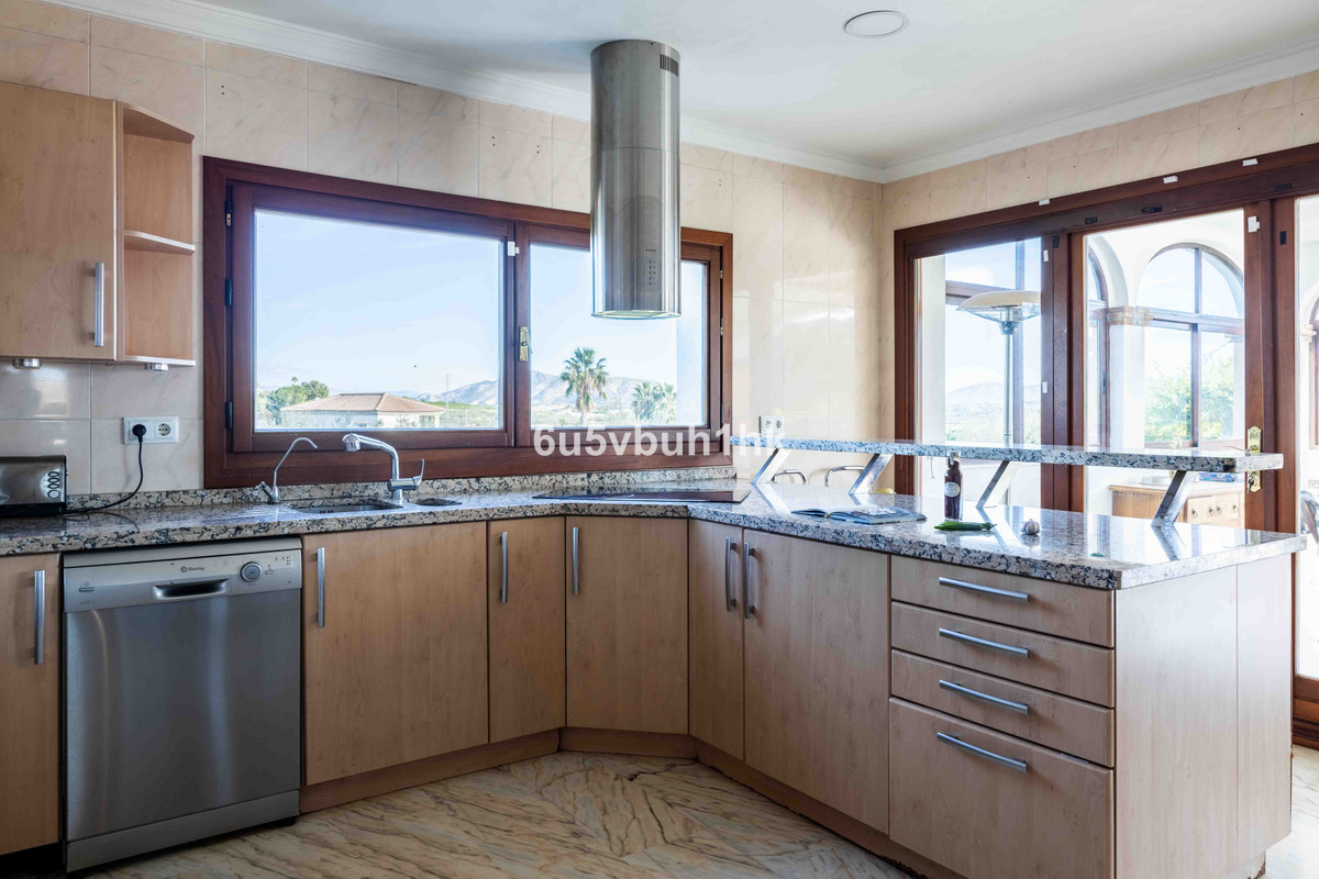 4 Bed Townhouse for sale in Alhaurín El Grande Costa Del Sol, Málaga, Spain