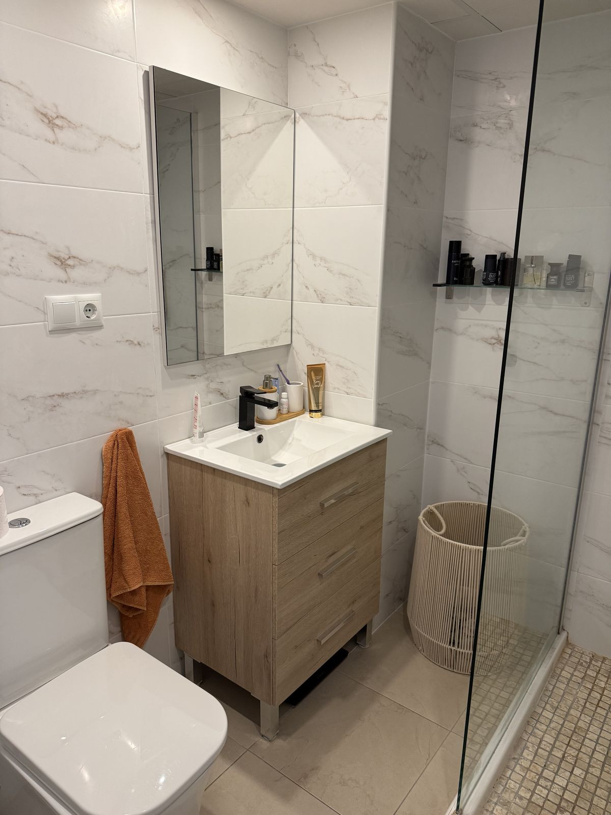 Se vende Apartamento Planta Media de 2 dormitorios en Costa Del Sol, Málaga, España
