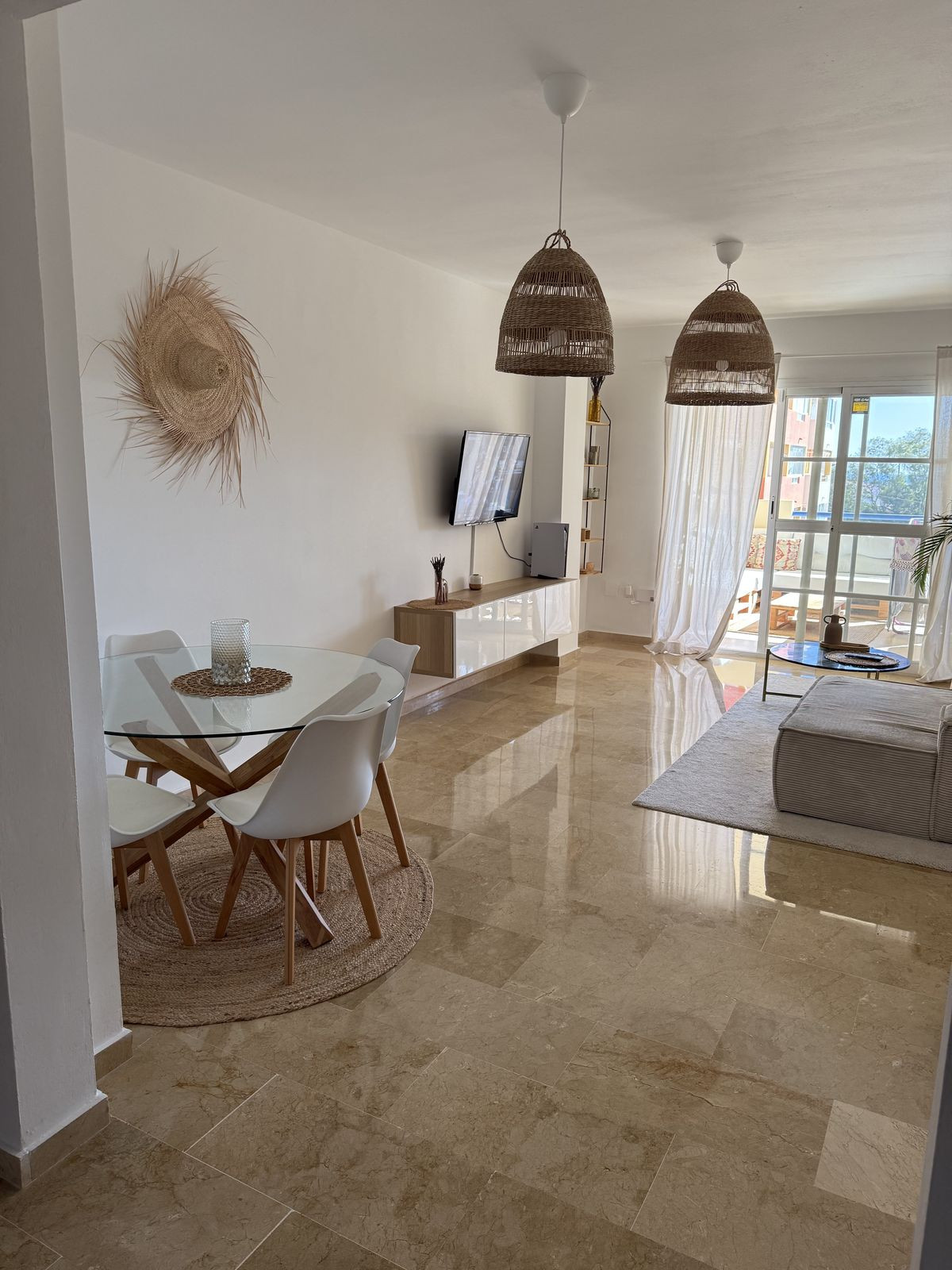 Se vende Apartamento Planta Media de 2 dormitorios en Costa Del Sol, Málaga, España