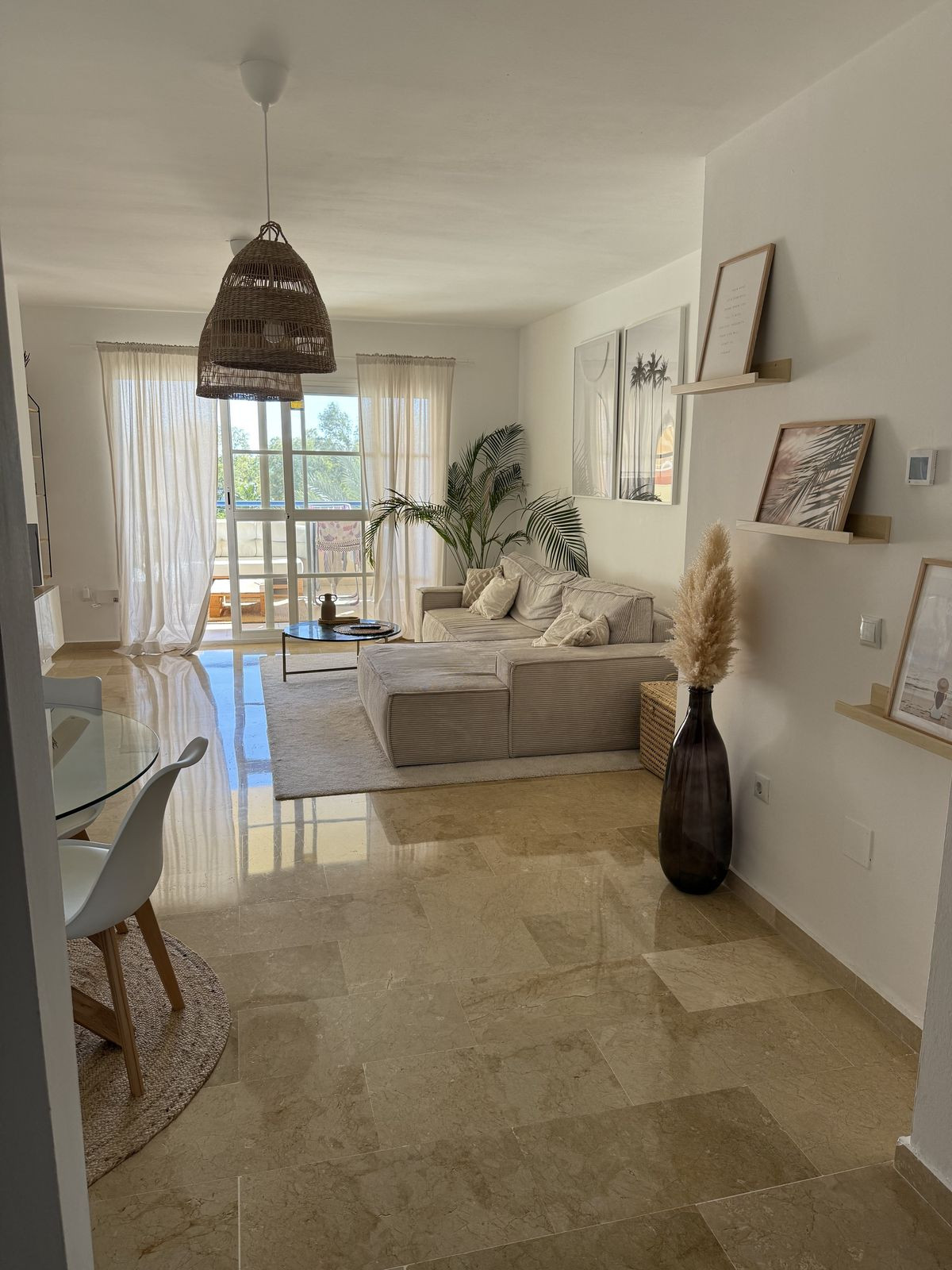 Se vende Apartamento Planta Media de 2 dormitorios en Costa Del Sol, Málaga, España