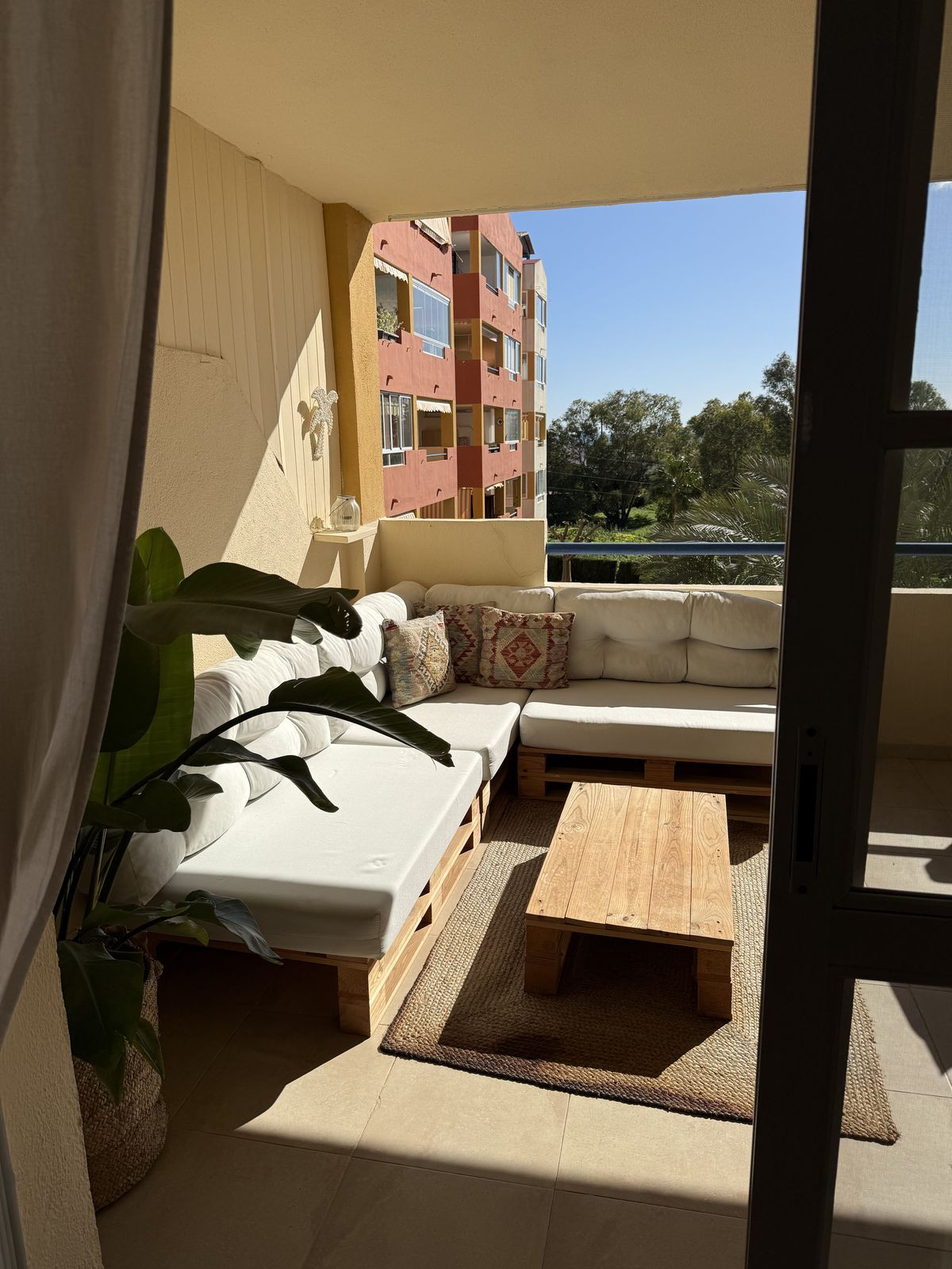 Se vende Apartamento Planta Media de 2 dormitorios en Costa Del Sol, Málaga, España