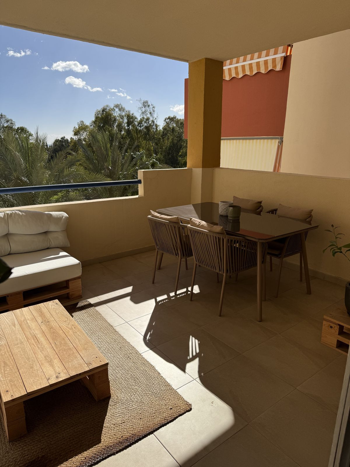 Se vende Apartamento Planta Media de 2 dormitorios en Costa Del Sol, Málaga, España