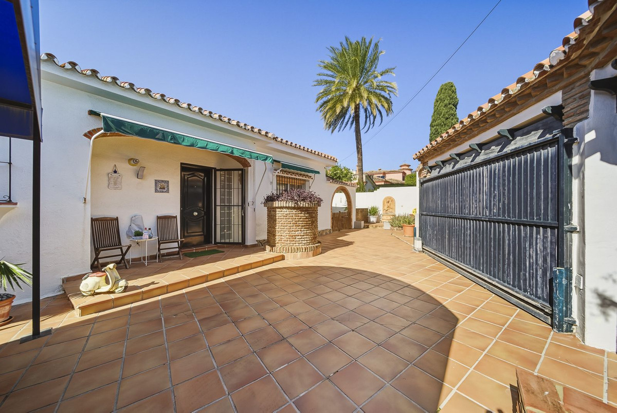3 Bed Townhouse for sale in Benalmadena Costa Costa Del Sol, Málaga, Spain