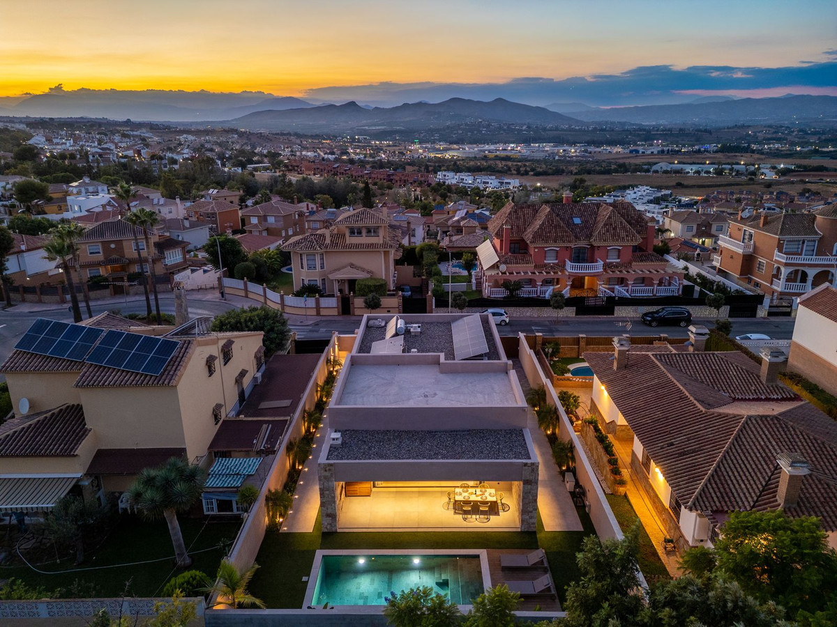 Se vende Villa - Chalet de 4 dormitorios en Costa Del Sol, Málaga, España