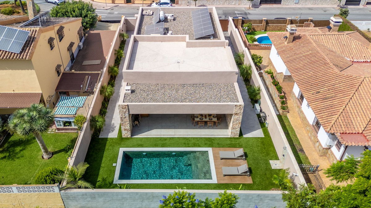Se vende Villa - Chalet de 4 dormitorios en Costa Del Sol, Málaga, España