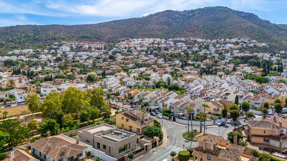 Se vende Villa - Chalet de 4 dormitorios en Costa Del Sol, Málaga, España