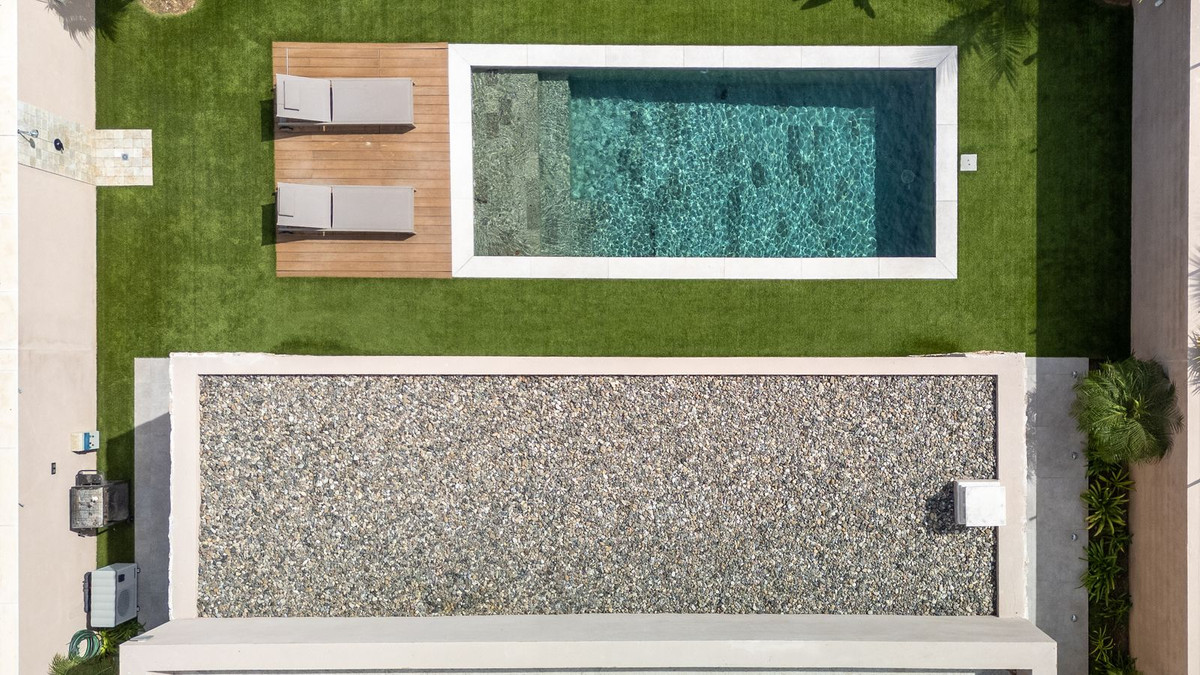 Se vende Villa - Chalet de 4 dormitorios en Costa Del Sol, Málaga, España