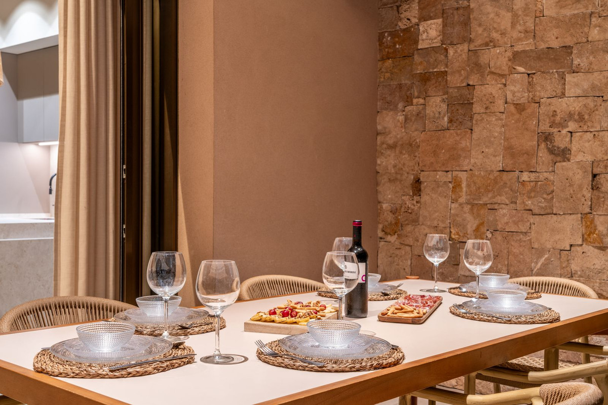 Se vende Villa - Chalet de 4 dormitorios en Costa Del Sol, Málaga, España